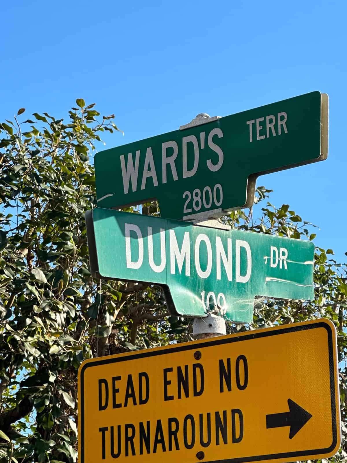 Street to stairless entrance to Victoria Beach