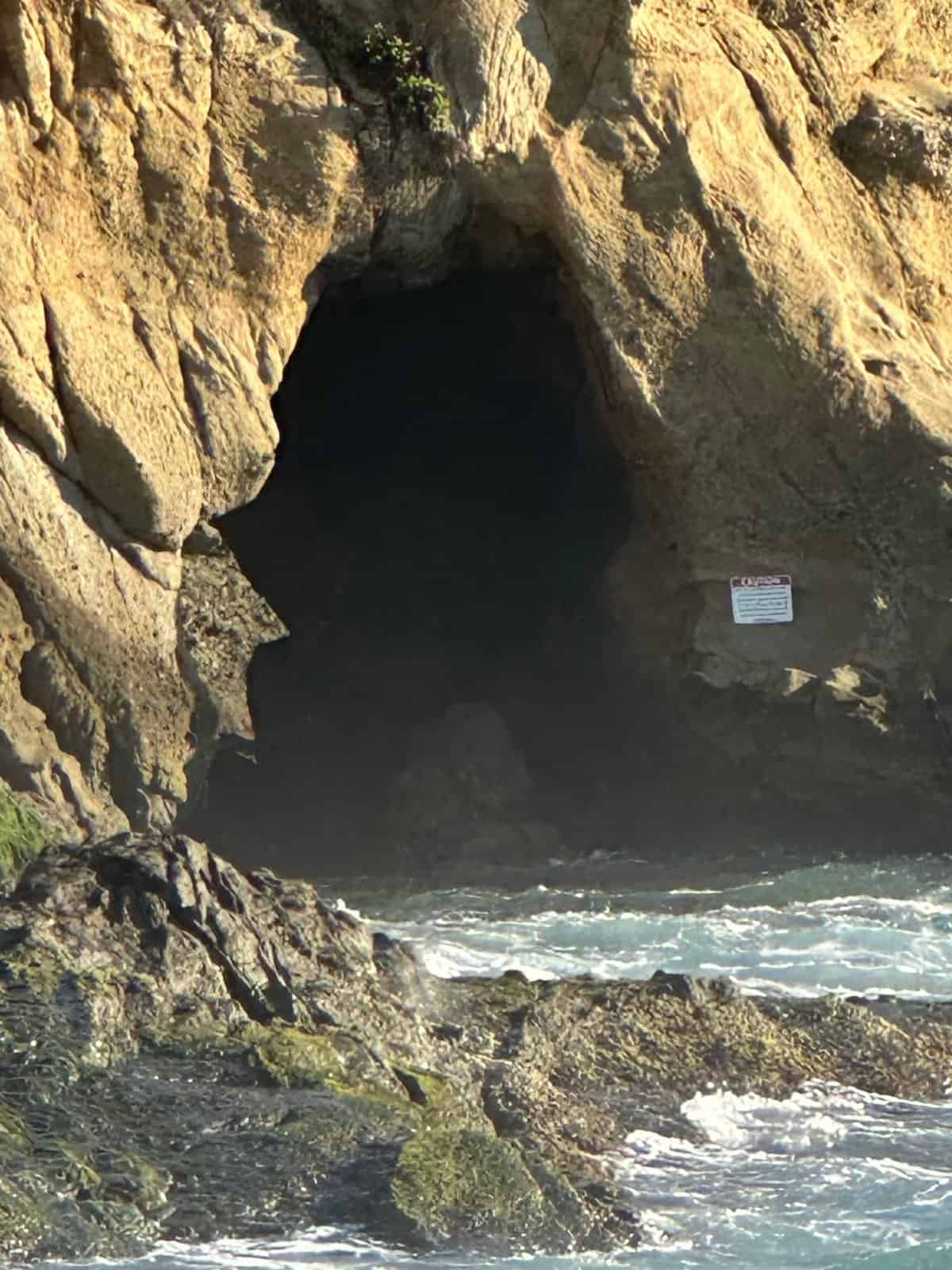 sea cave at 1000 steps beach